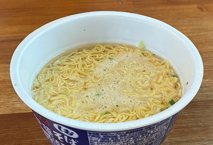 日清のラーメン屋さんどんぶり 札幌名店監修 ワンタン中華そば しお