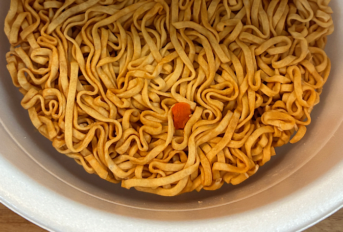 チキンラーメン汁なしどんぶり スパイス香るドライカレー味
