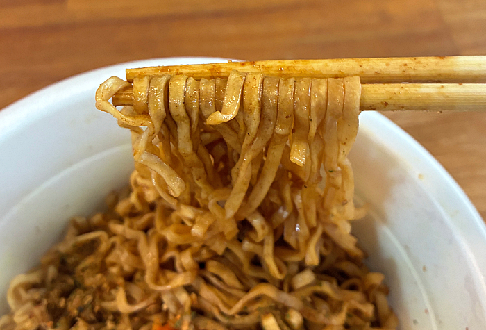 チキンラーメン汁なしどんぶり スパイス香るドライカレー味