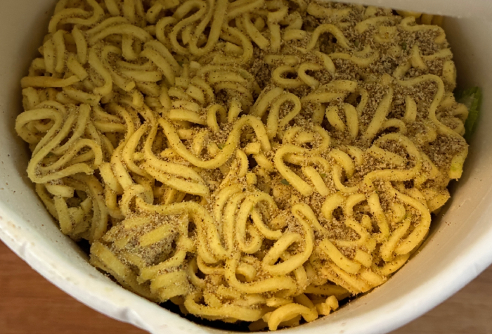 サッポロ一番 カップスター 青辛いやつ