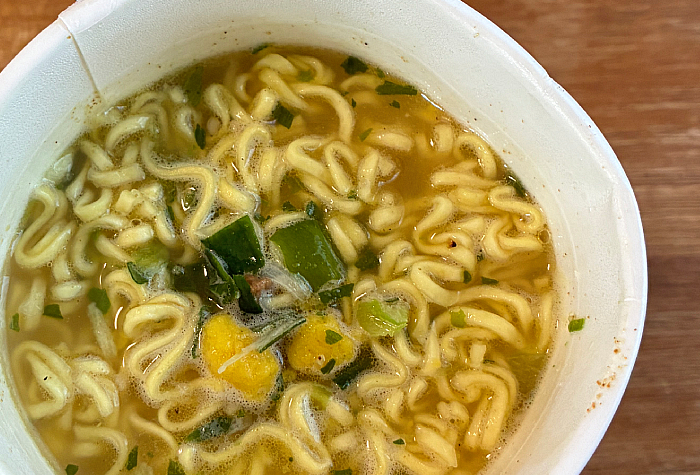 サッポロ一番 カップスター 青辛いやつ