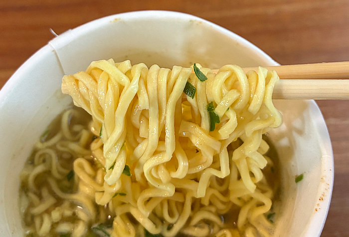 サッポロ一番 カップスター 青辛いやつ