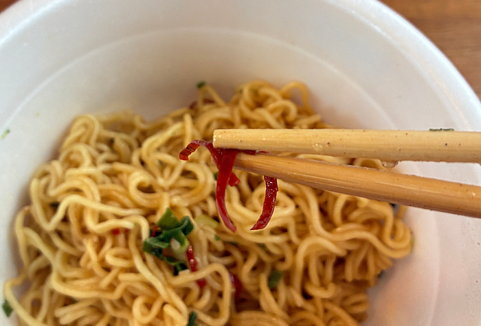 出前一丁 塩とごま油を味わう油そば