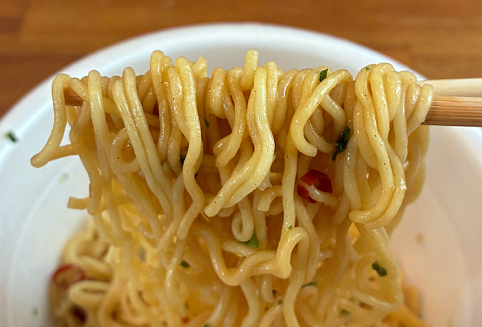 出前一丁 塩とごま油を味わう油そば