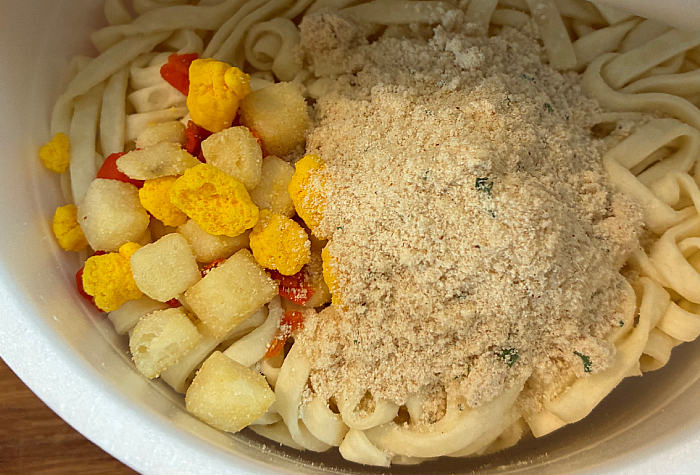 日清のどん兵衛 ボストン風クラムチャウダーうどん