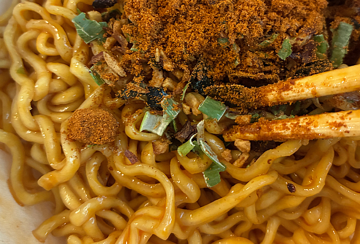 麺処井の庄監修 辛め辛辛魚まぜそば