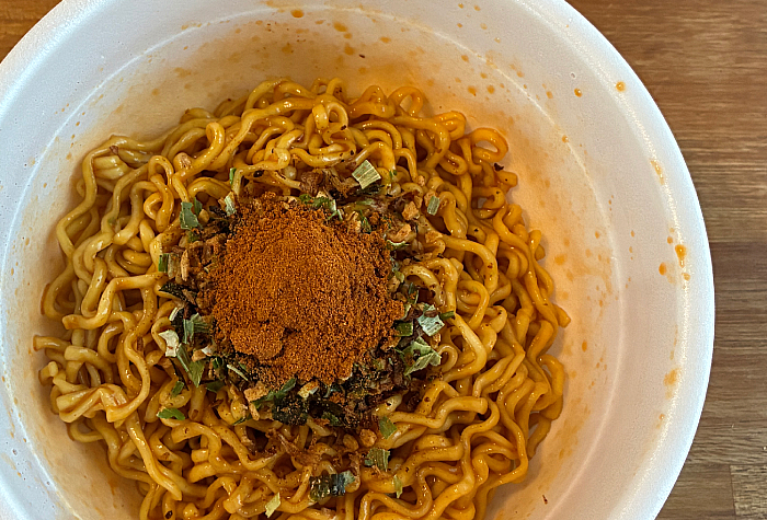 麺処井の庄監修 辛め辛辛魚まぜそば