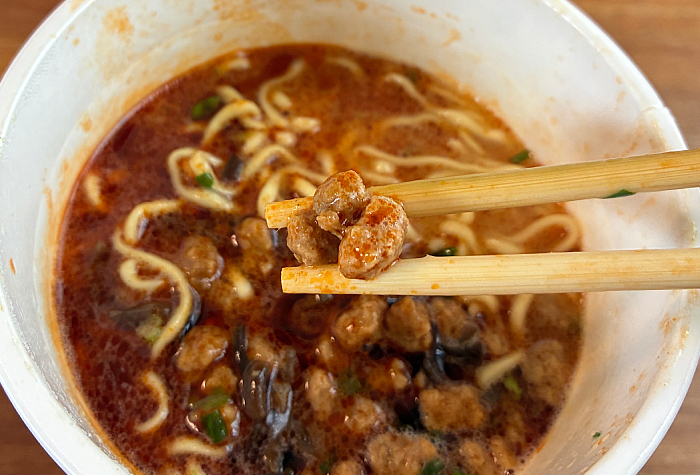熊本ラーメン黒亭 旨辛豚そぼろ入りとんこつ