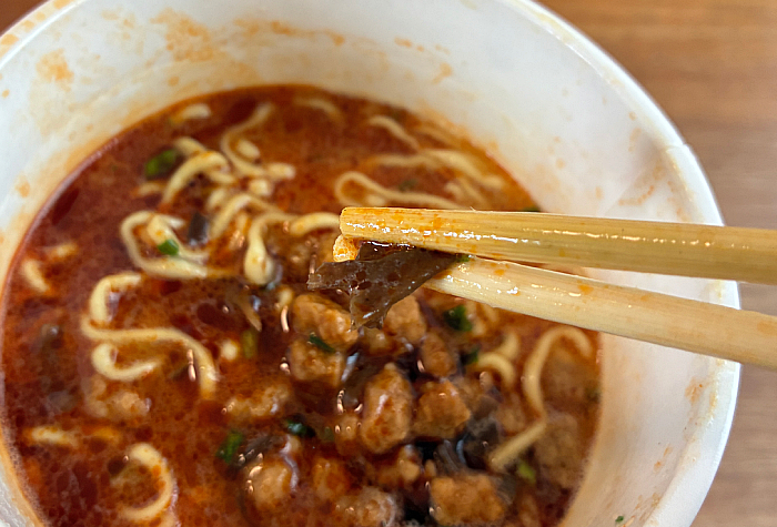 熊本ラーメン黒亭 旨辛豚そぼろ入りとんこつ