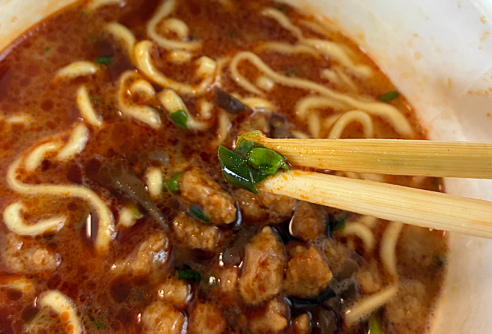 熊本ラーメン黒亭 旨辛豚そぼろ入りとんこつ