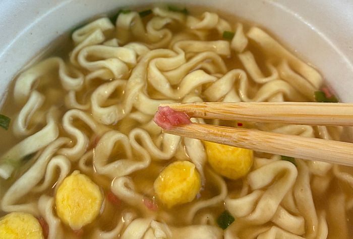 ローソン 麺大盛り 旨コク琉球そば
