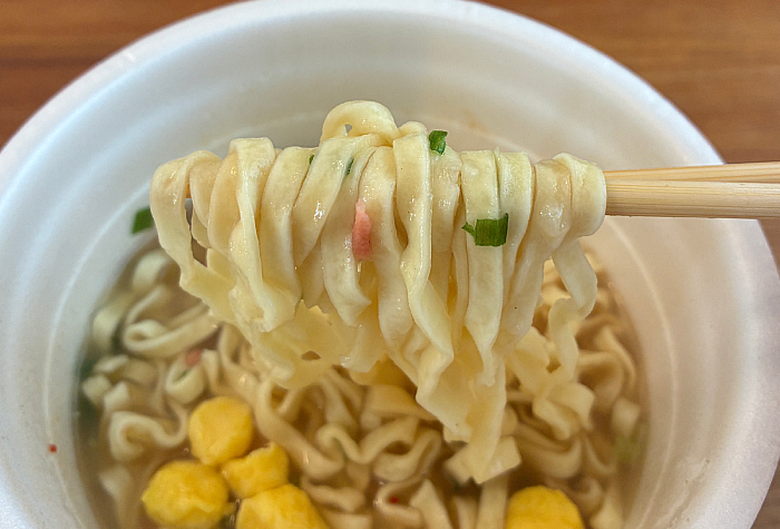 ローソン 麺大盛り 旨コク琉球そば