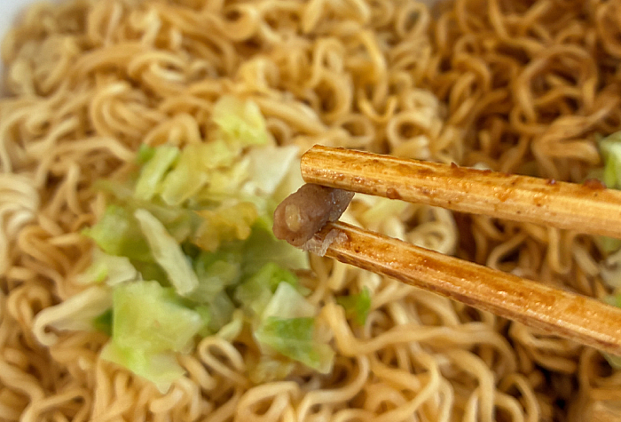 ペヤング 超大盛やきそばハーフ&ハーフ 炒飯風&回鍋肉風