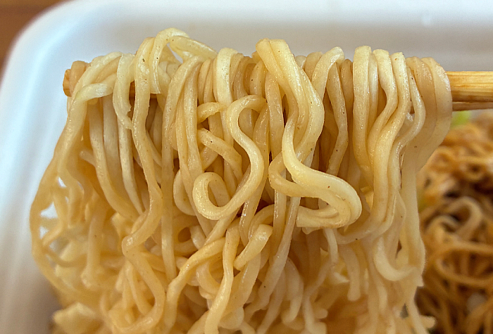 ペヤング 超大盛やきそばハーフ&ハーフ 炒飯風&回鍋肉風