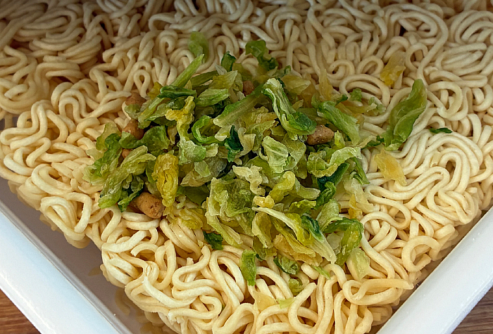 ペヤング 超大盛やきそばハーフ&ハーフ 炒飯風&回鍋肉風