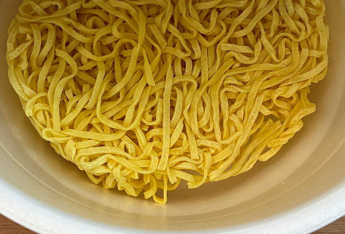 マルちゃん正麺 カップ にんにく塩担々麺