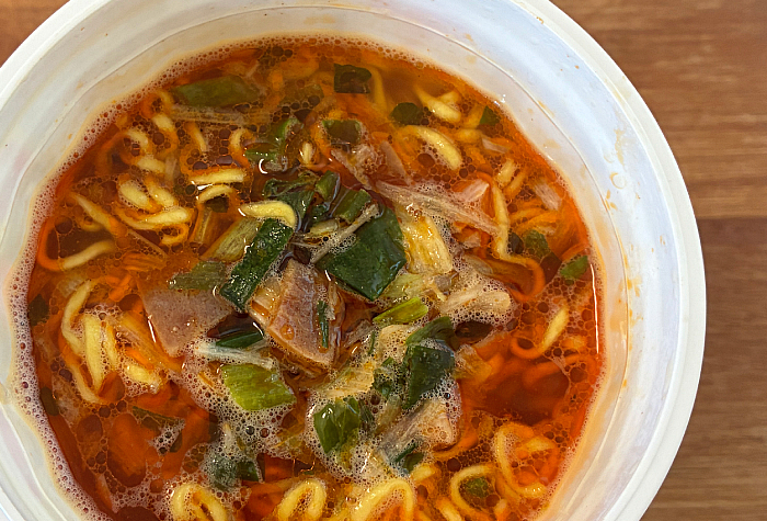 あさ利監修 旨辛ネギラーメン