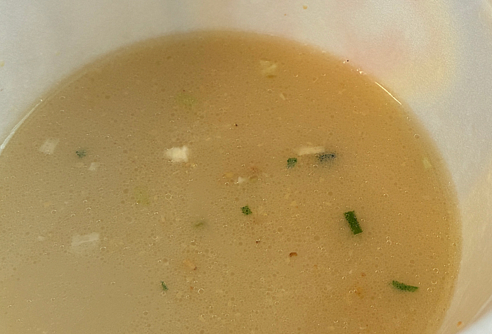 でかまる 濃厚豚しおワンタン麺
