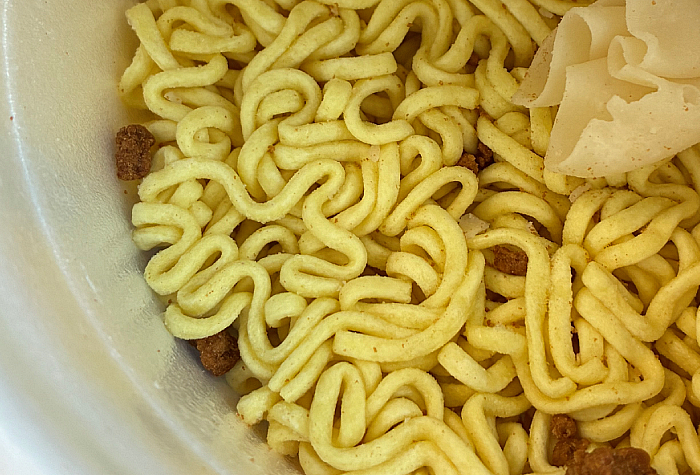 でかまる 濃厚豚しおワンタン麺