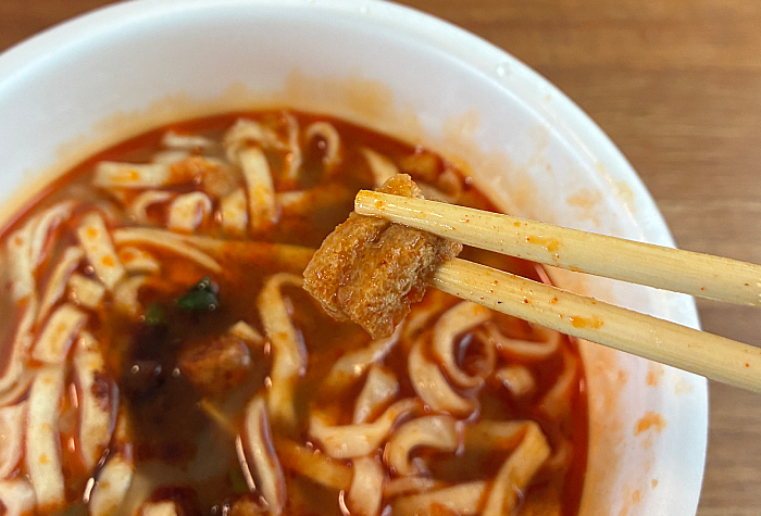 日清の辛どん兵衛 豚だしうどん