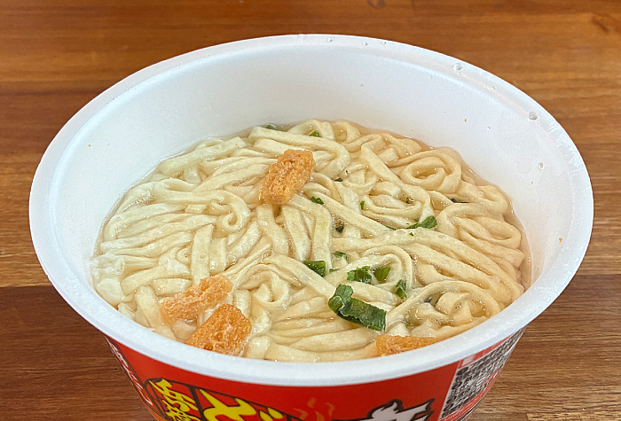日清の辛どん兵衛 豚だしうどん
