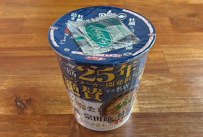 鳴神食堂監修 牡蠣×宗田節×鯖節醤油ラーメン