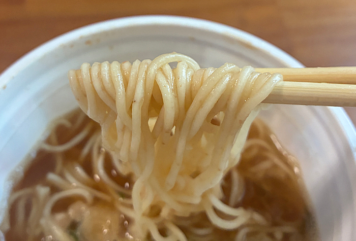 鳴神食堂監修 牡蠣×宗田節×鯖節醤油ラーメン