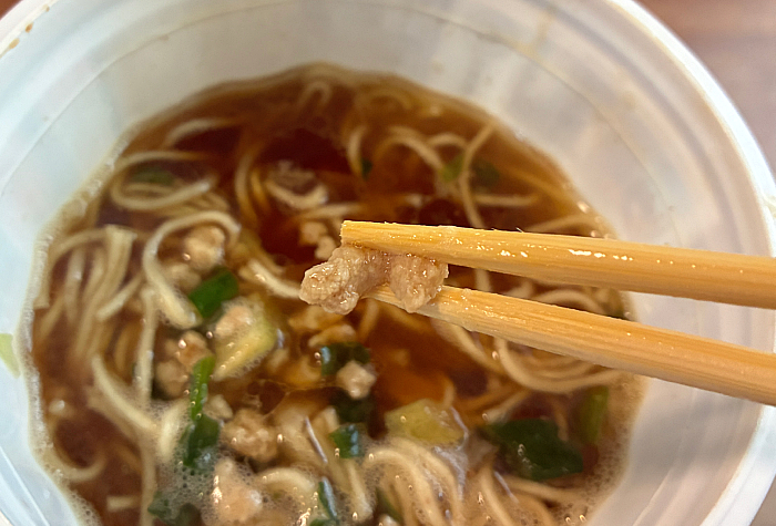 鳴神食堂監修 牡蠣×宗田節×鯖節醤油ラーメン