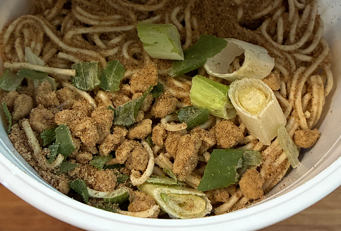 鳴神食堂監修 牡蠣×宗田節×鯖節醤油ラーメン