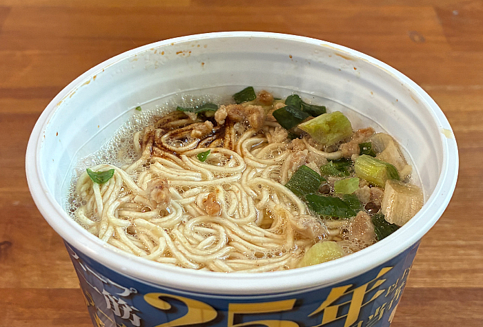 鳴神食堂監修 牡蠣×宗田節×鯖節醤油ラーメン