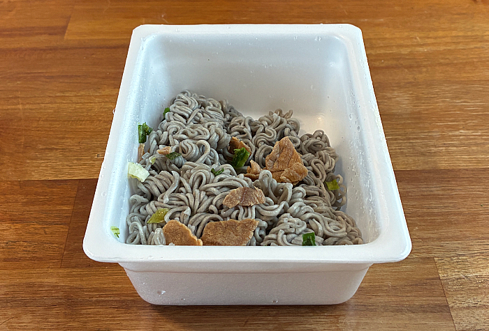 ペヤング 肉おろし蕎麦風