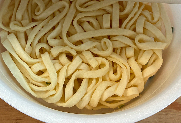日清の最強どん兵衛 博多ごぼ天うどん