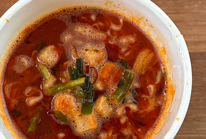 チキンラーメン 激辛チャレンジ 激辛キムチオイル付き