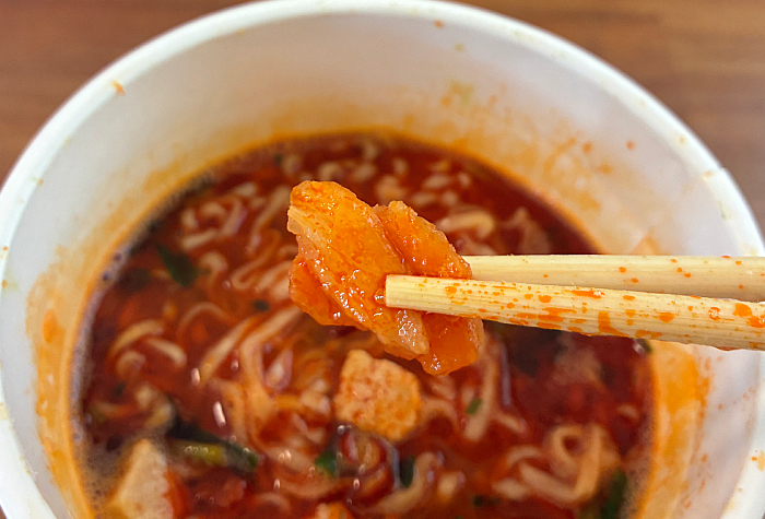 チキンラーメン 激辛チャレンジ 激辛キムチオイル付き
