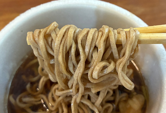 だしの旨みで減塩 小海老天そば