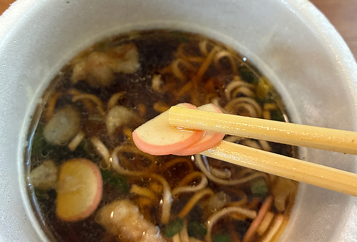 だしの旨みで減塩 小海老天そば