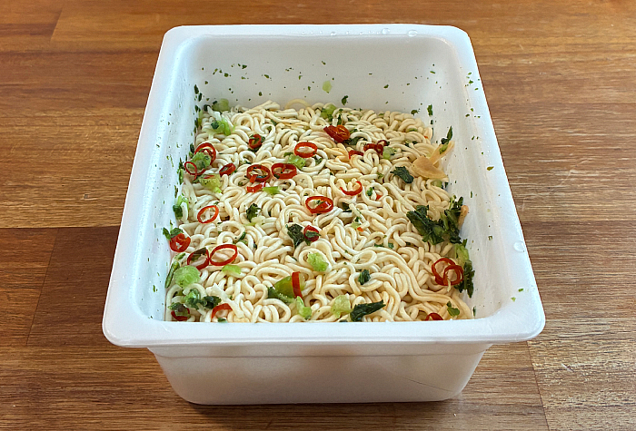 ペヤング 野沢菜ぺペロン風やきそば