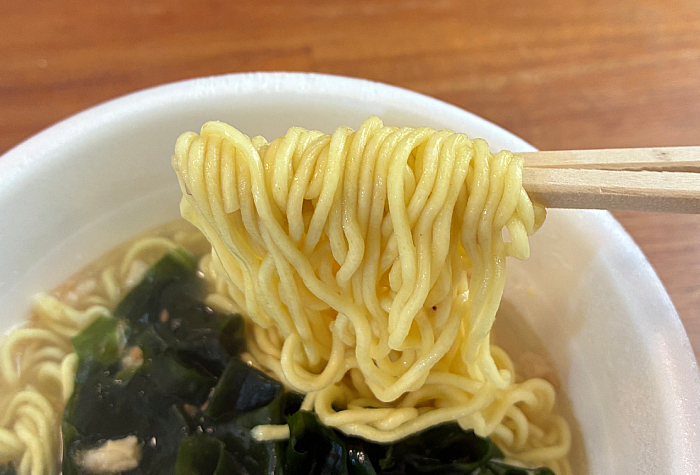 わかめラーメン 牛骨コムタン味