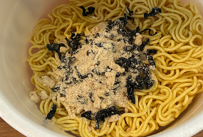 わかめラーメン 牛骨コムタン味