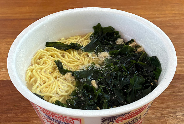 わかめラーメン 牛骨コムタン味