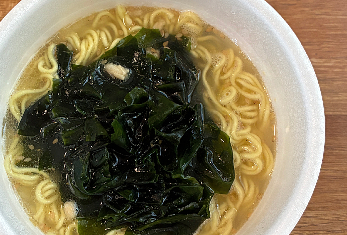 わかめラーメン 牛骨コムタン味