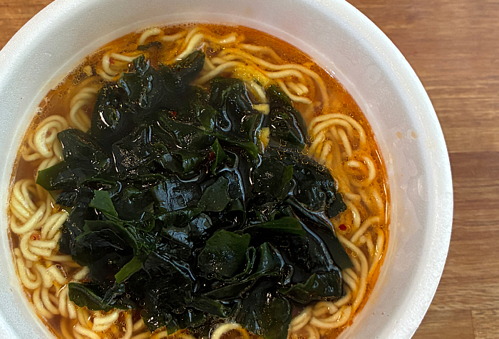 わかめラーメン 旨辛ユッケジャン味