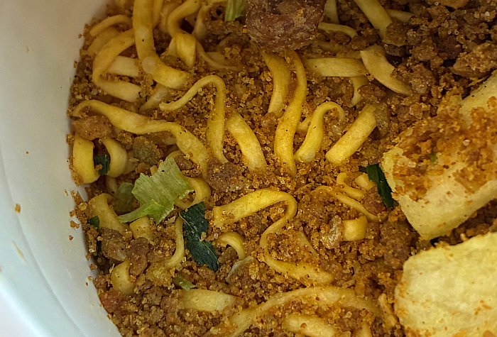 カップヌードル カレー 感謝の謎肉増量