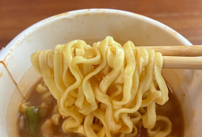 カップスター 辛豚醤油