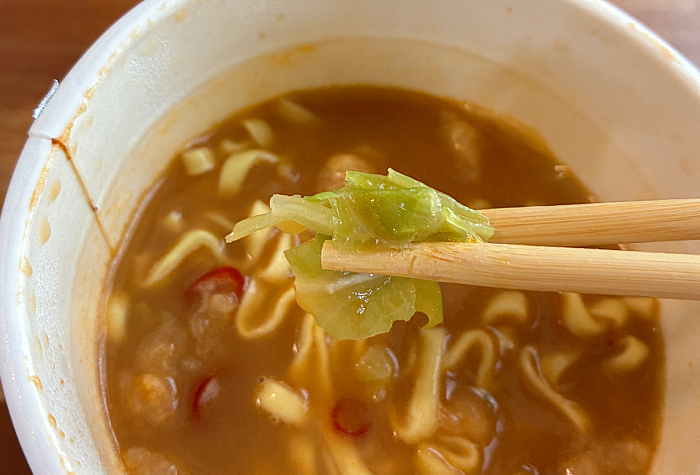 カップスター 辛豚醤油