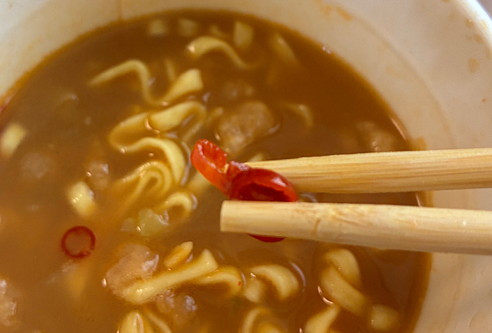 カップスター 辛豚醤油