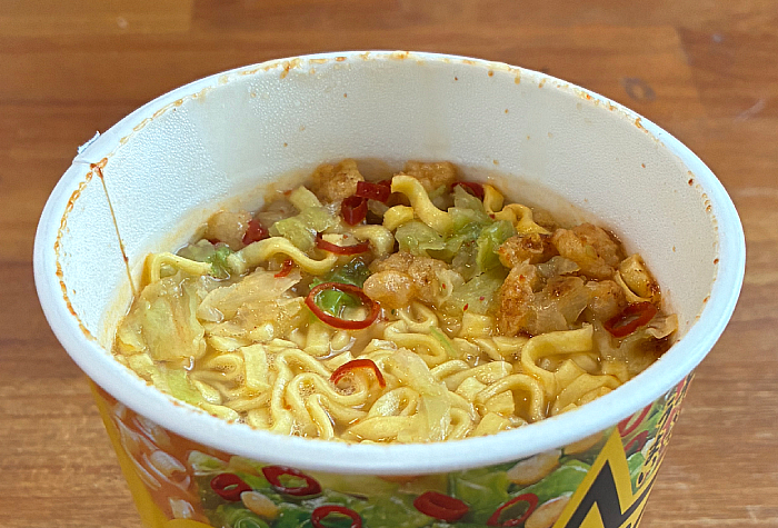 カップスター 辛豚醤油