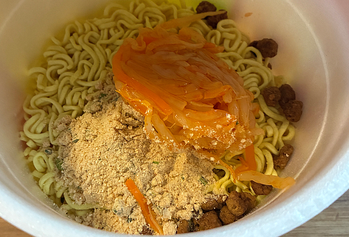 でかまる バリシャキ!辛もやし中華そば