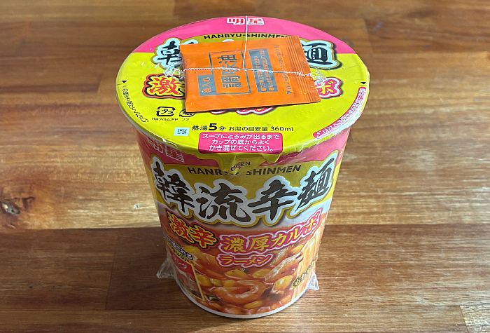 韓流辛麺 激辛濃厚カルボラーメン