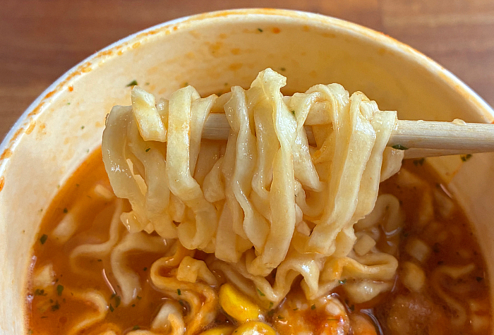 韓流辛麺 激辛濃厚カルボラーメン